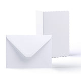Cartes et enveloppes blanches à bord ondulé – lot